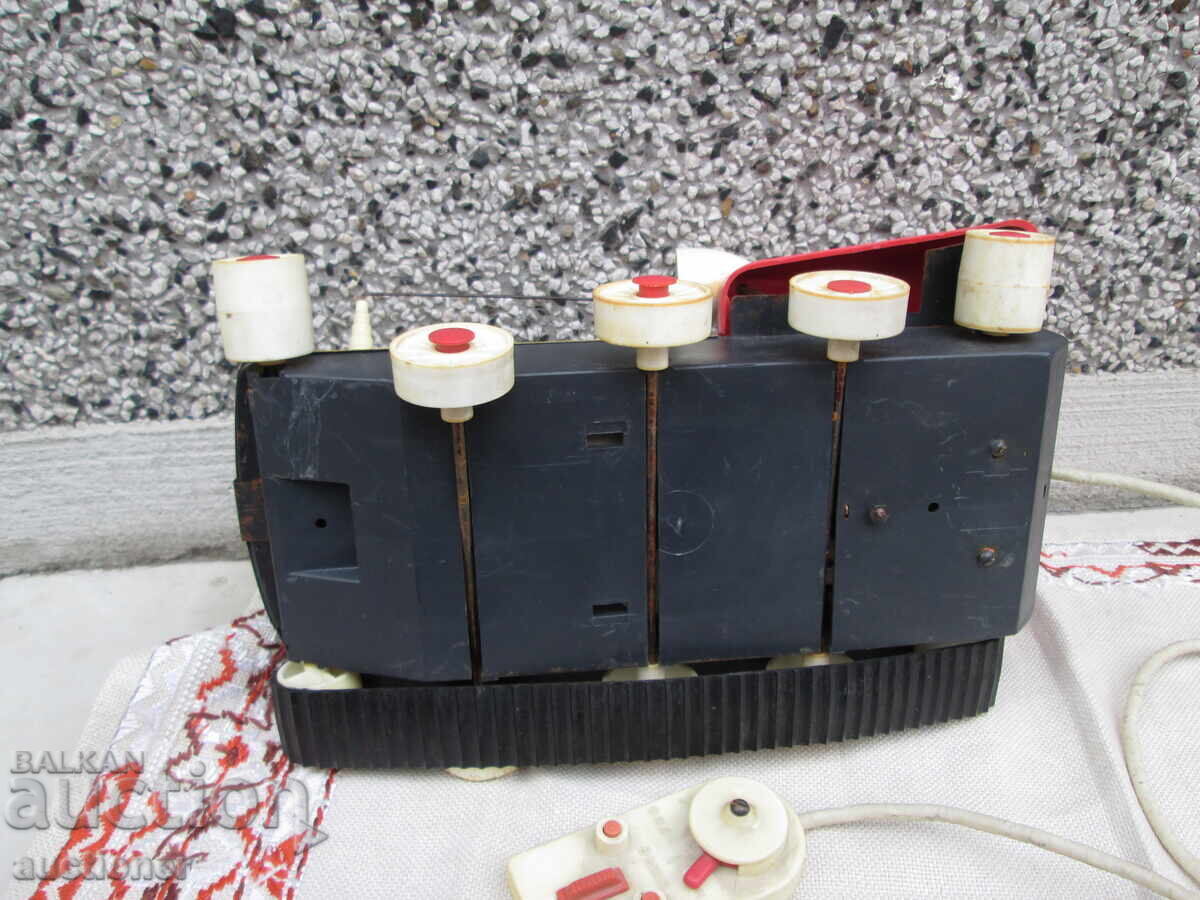 РУСКА СОЦ. МЕХАНИЧНА ИГРАЧКА ЛУНОХОД - 7 РУСКА СОЦ. МЕХАНИЧНА ИГРАЧКА ЛУНОХОД - 7