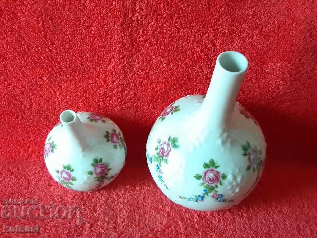 Livrarea Lot două Vaze de Porțelan WALENDORF Germania, cu relief Livrarea Lot două Vaze de Porțelan WALENDORF Germania, cu relief