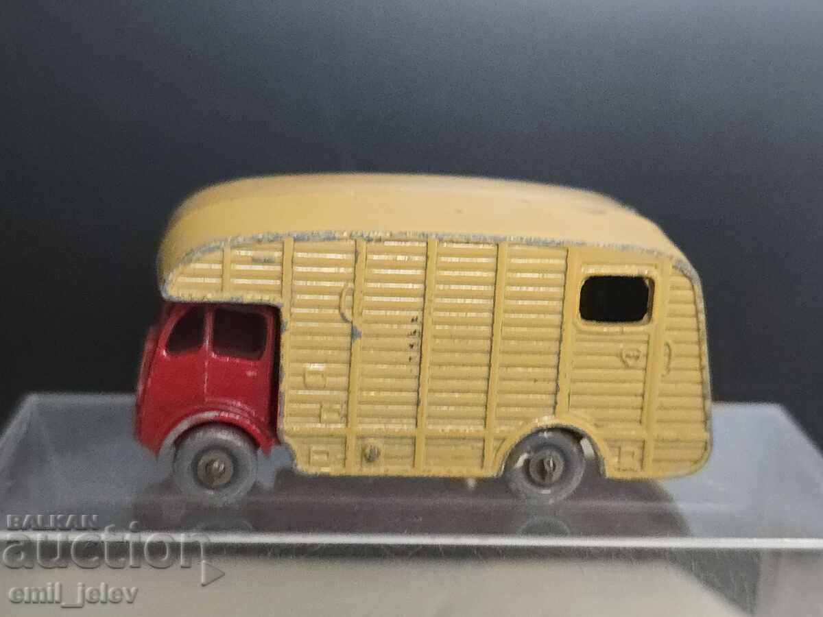 Matchbox LESNEY 35A Horse Box 1957-1964 with price 19.99 BGN | € 10.22 Matchbox LESNEY 35A Horse Box 1957-1964 with price 19.99 BGN | € 10.22