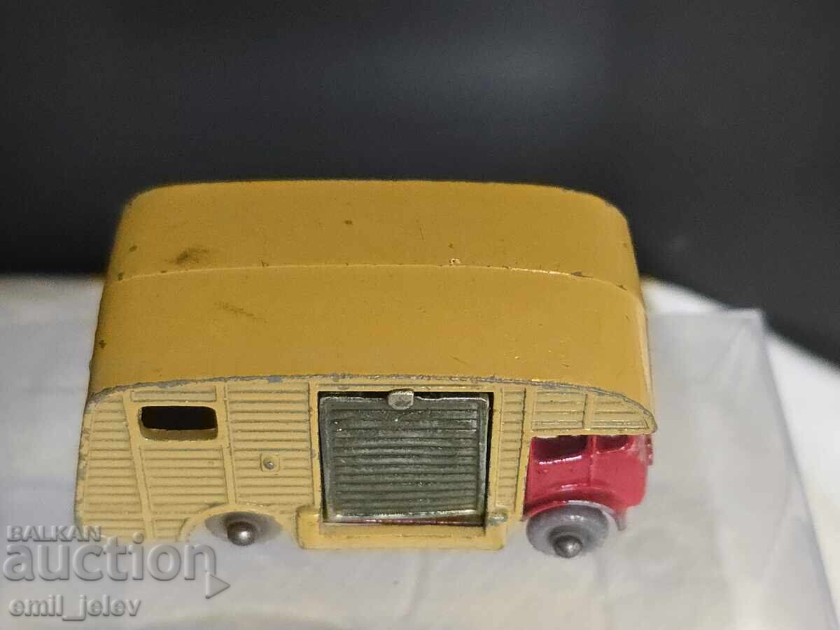 Delivery of Matchbox LESNEY 35A Horse Box 1957-1964 Delivery of Matchbox LESNEY 35A Horse Box 1957-1964