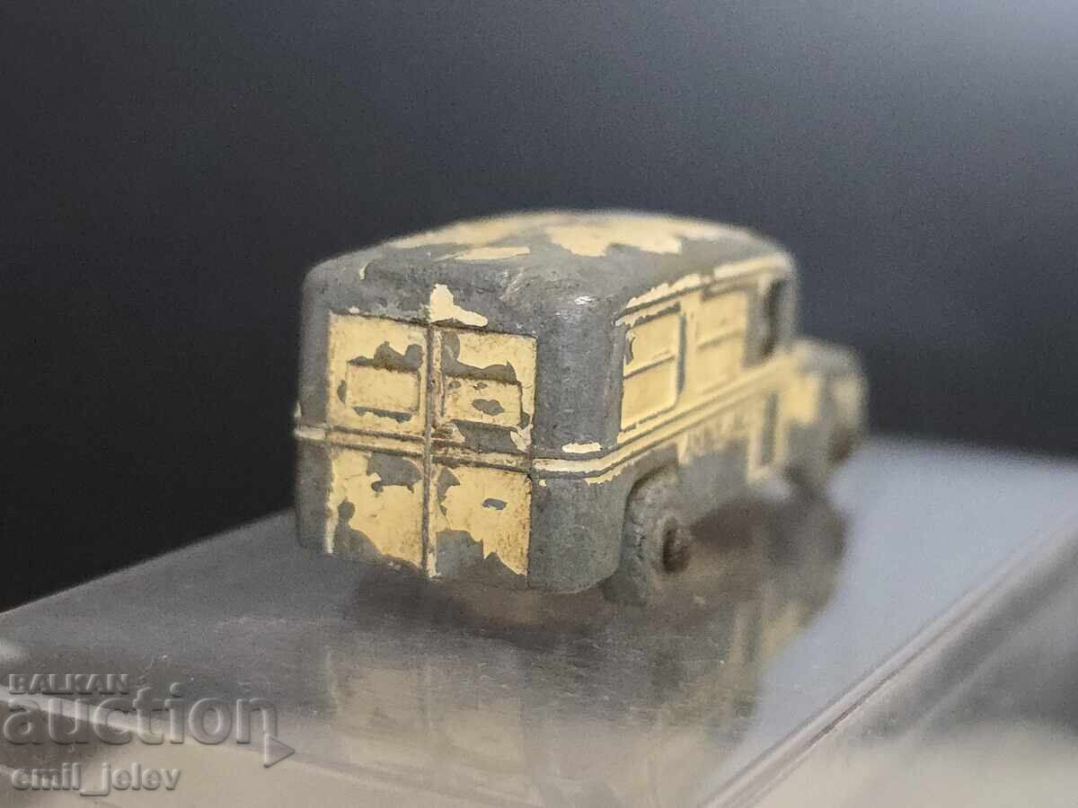 Delivery of Matchbox LESNEY 14A Ambulance 1955-1957