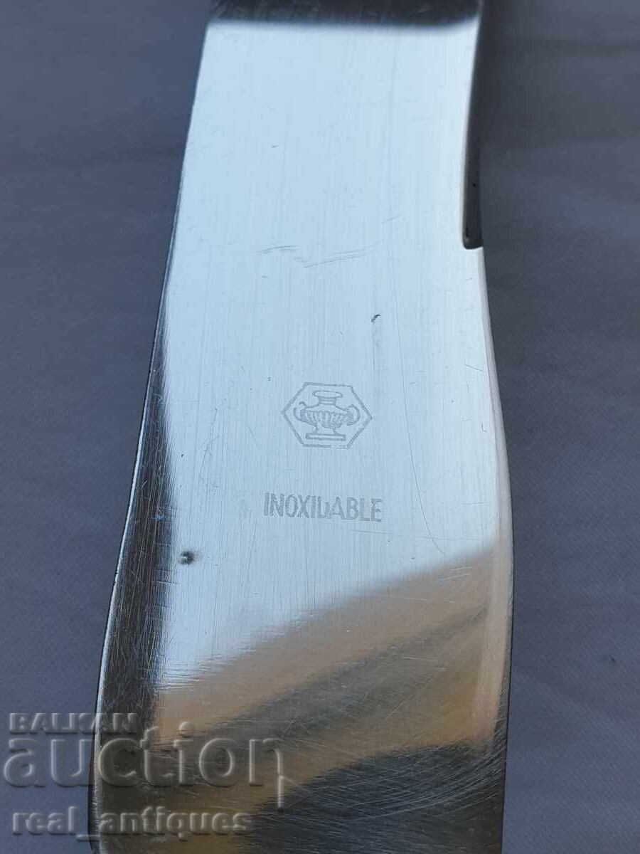 Ένα μαχαίρι με ασημένια λαβή με τιμή 59.00 BGN | € 30.17 Ένα μαχαίρι με ασημένια λαβή με τιμή 59.00 BGN | € 30.17