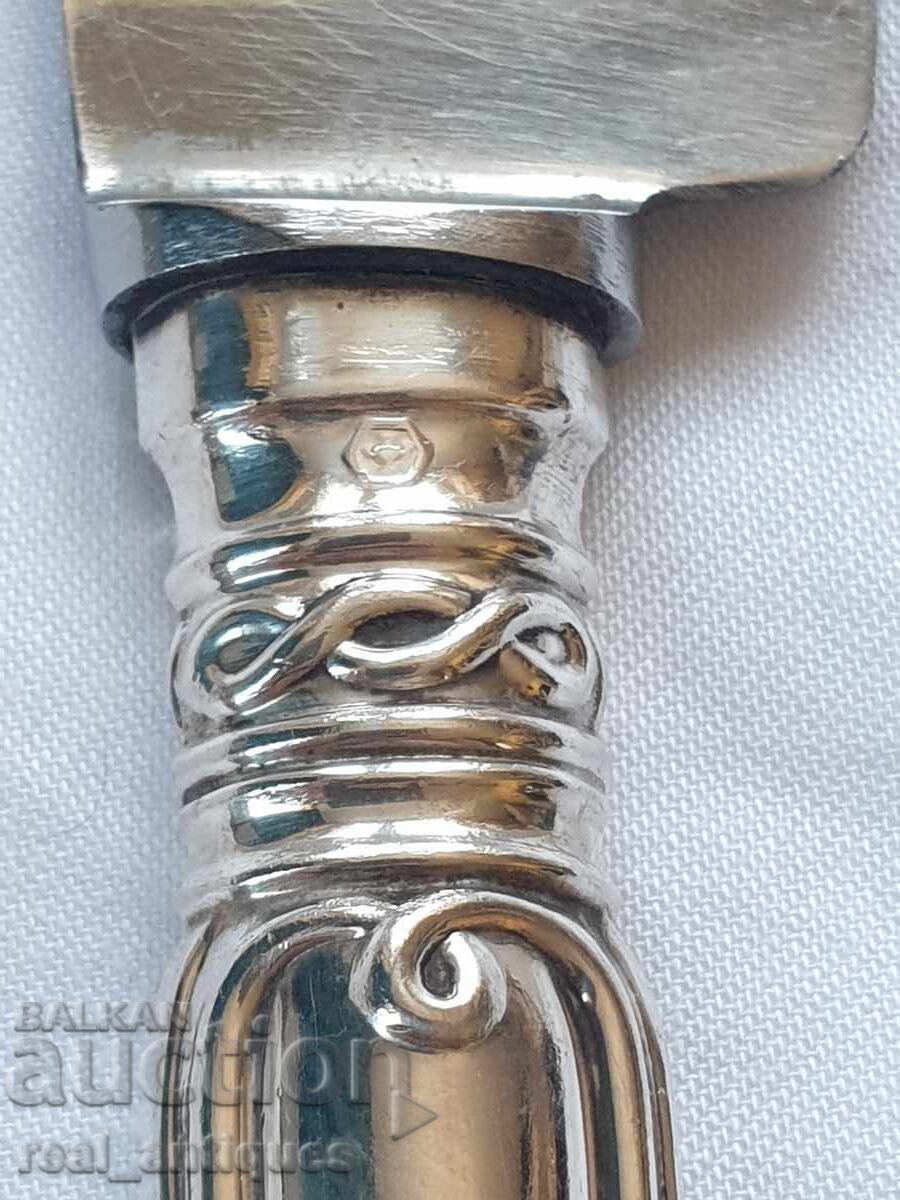 Ένα μαχαίρι με ασημένια λαβή - 6 Ένα μαχαίρι με ασημένια λαβή - 6