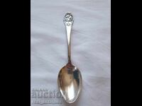 O lingură de argint