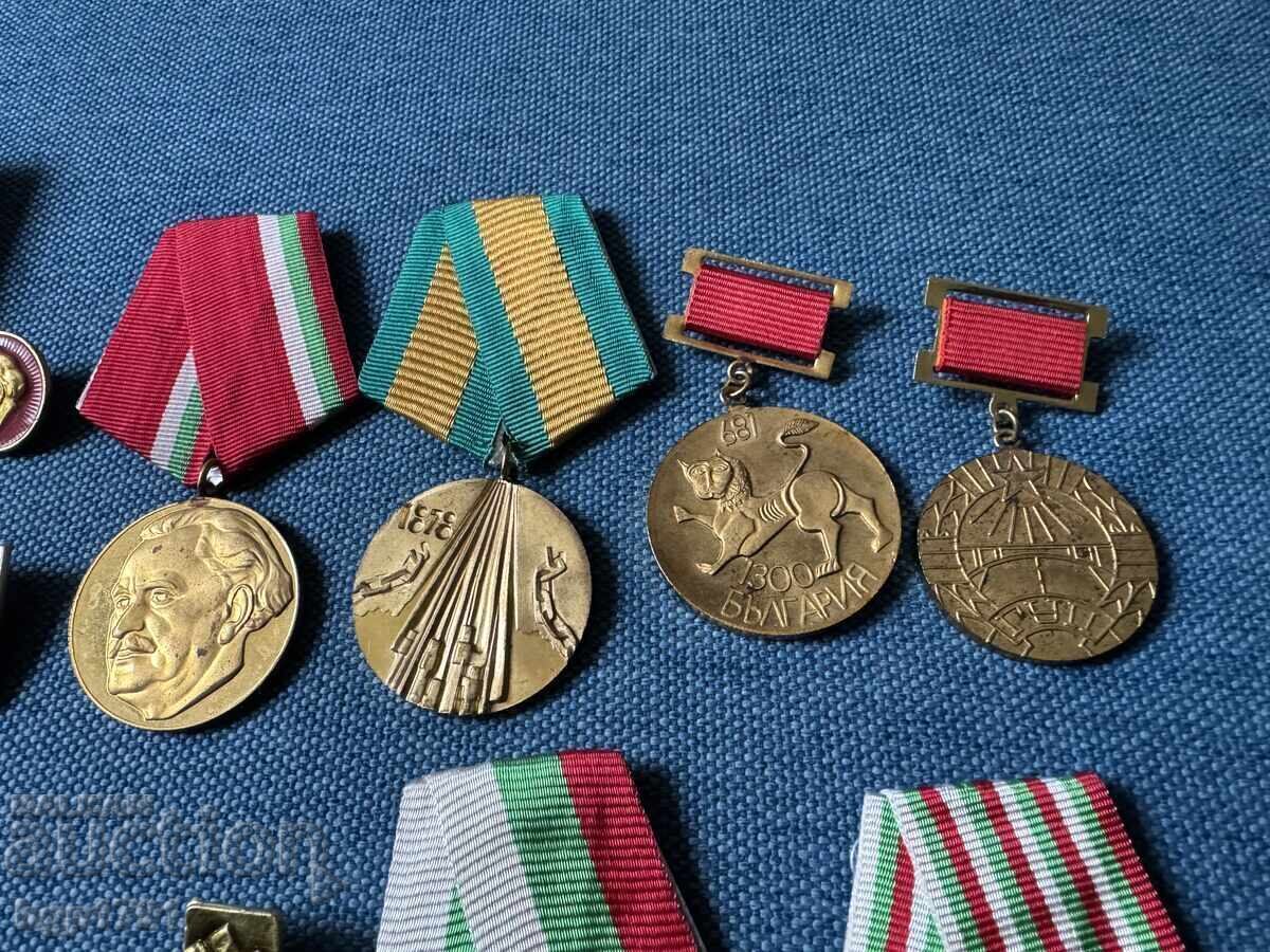 Lot of 12 Soviet badges and medals with price 50.00 BGN | € 25.56