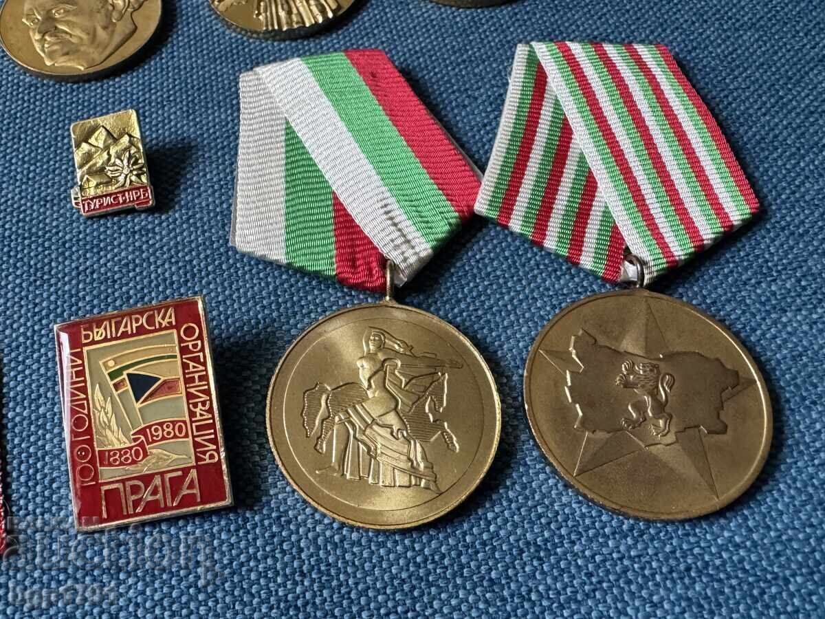Lot of 12 Soviet badges and medals - 5