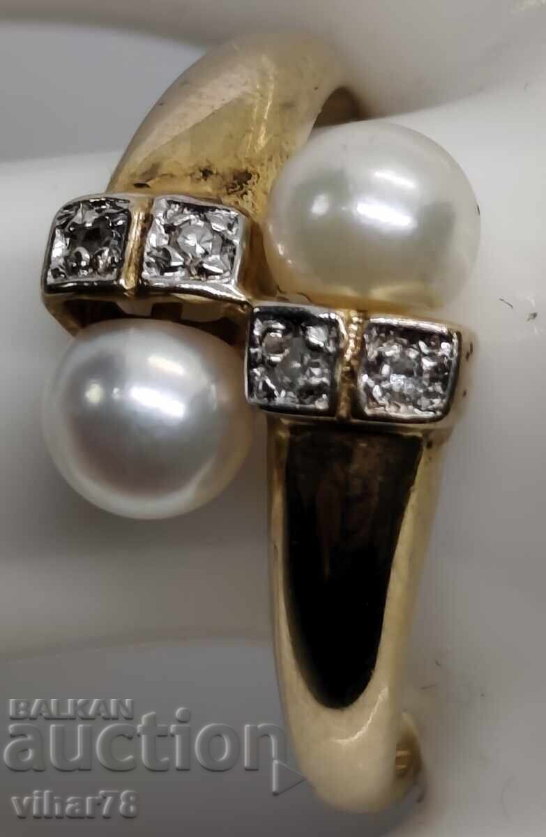 GOLD RING 8 KARAT WITH PEARLS AND DIAMONDS