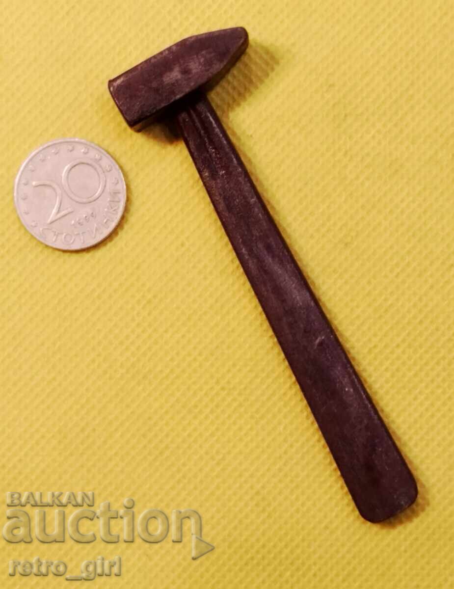 Miniatură pe ciocan cu preț 9.90 BGN | € 5.06