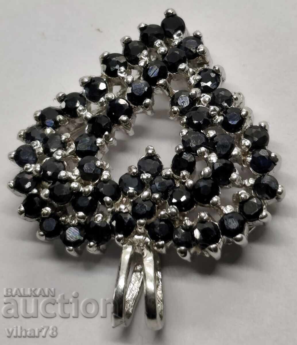 Pandantiv argint inimă cu safire cu preț 99.99 BGN | € 51.12