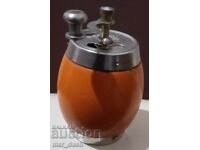 Râșniță de piper retro