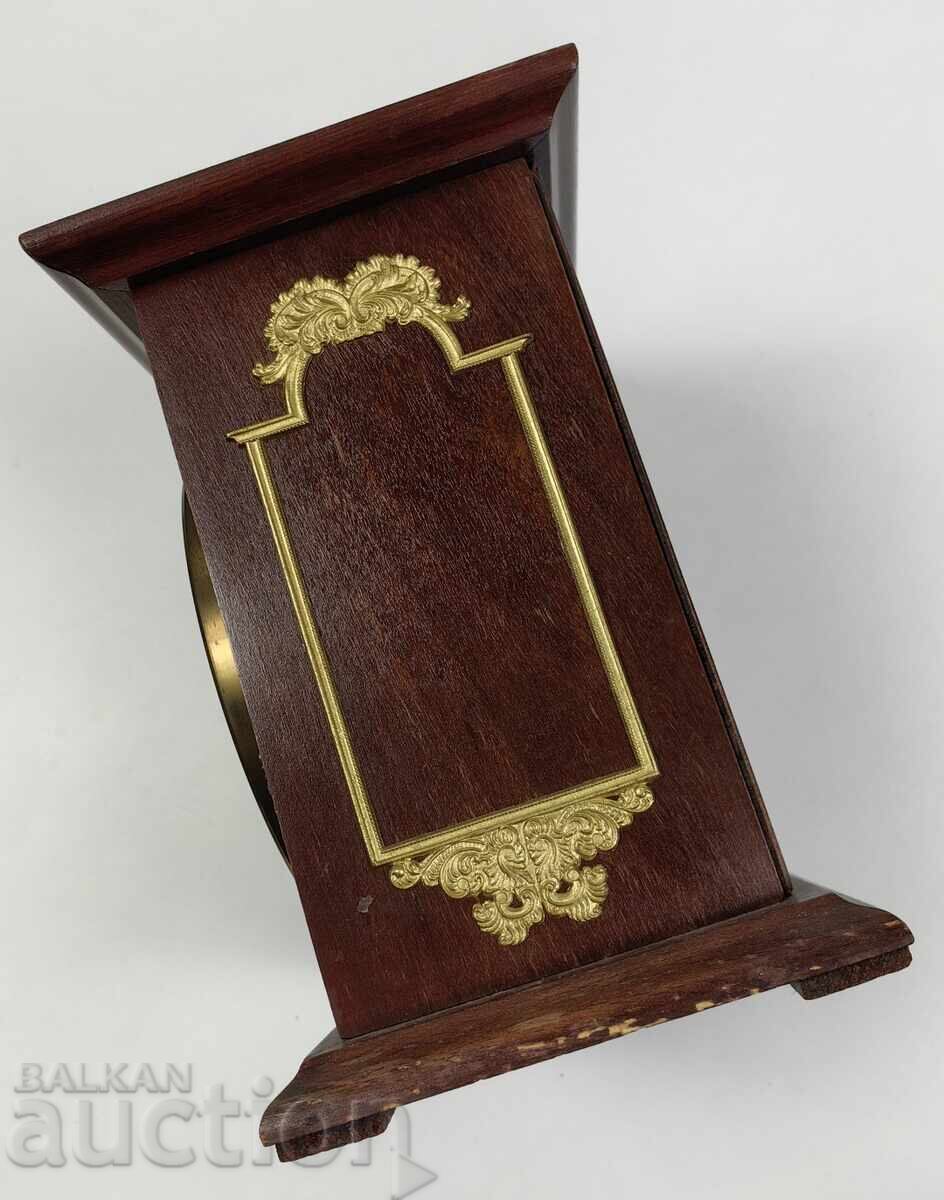 Delivery of Table quartz clock on battery for decoration, does not work