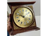 CEAS DE MASĂ CU CUARȚ PE BATERIE PENTRU DECOR, NU FUNCȚIONEAZĂ