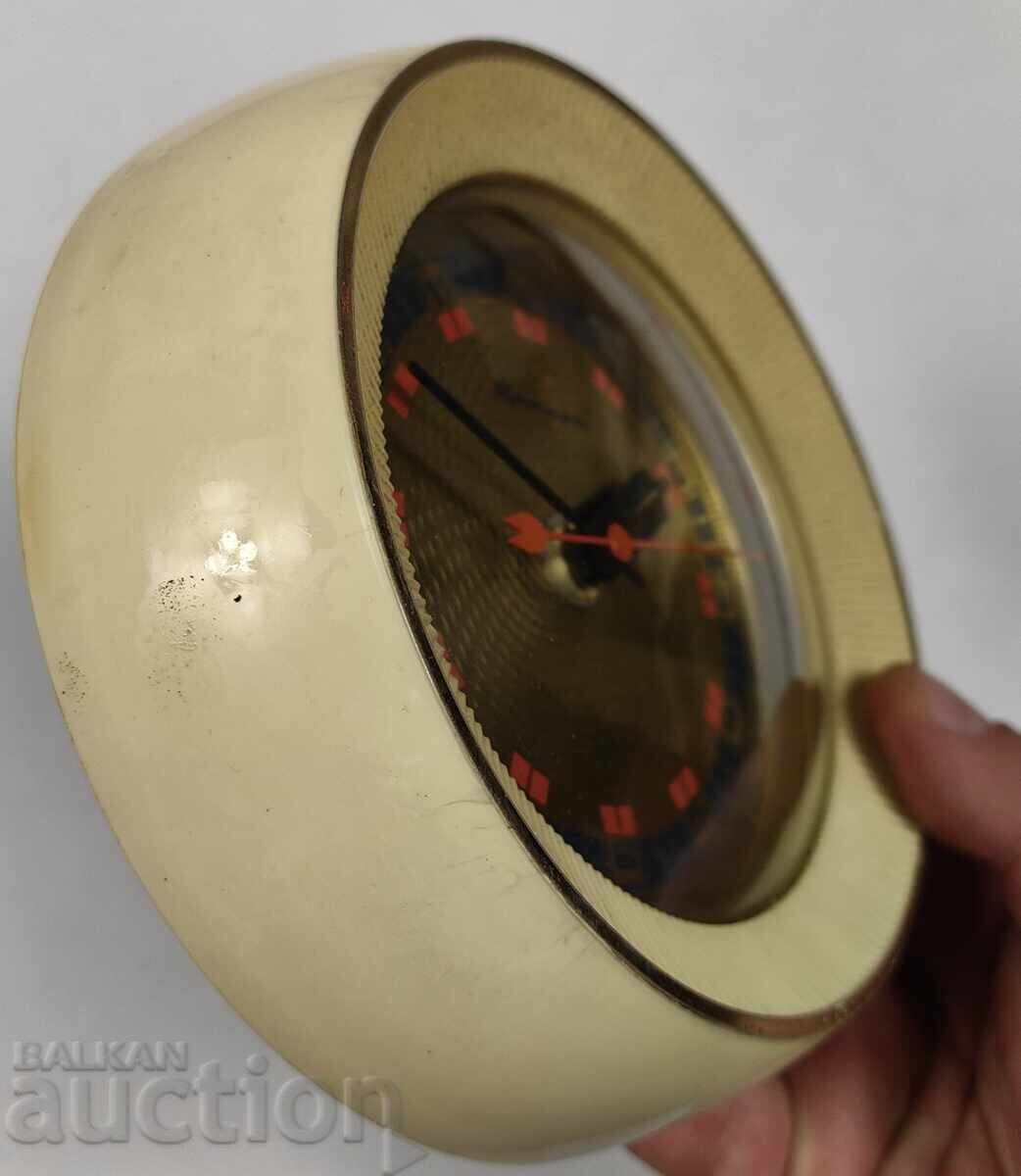 Licitație CEAS DE PERETE ELECTROMECANIC SOȚ PENTRU DECOR, NU FUNCȚIONEAZĂ