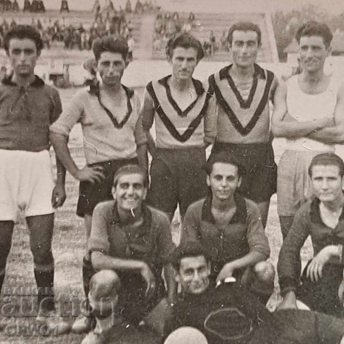 Βασίλειο της Βουλγαρίας ποδοσφαιρική ομάδα ποδόσφαιρο δεκαετία 1930 με τιμή 40.00 BGN | € 20.45