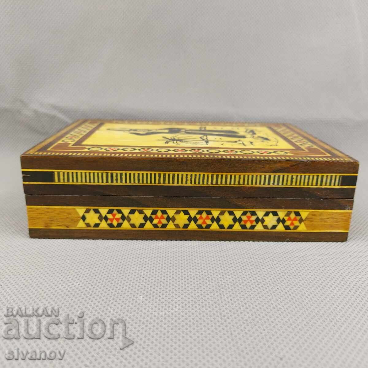 Delivery of Beautiful old wooden jewelry box with Arabic motifs #3136 Delivery of Beautiful old wooden jewelry box with Arabic motifs #3136