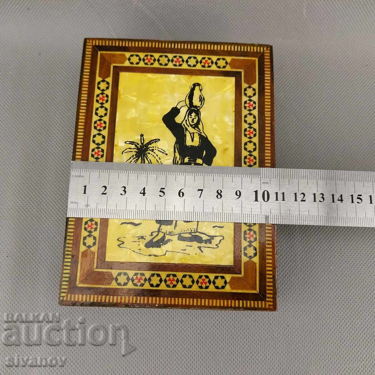 Beautiful old wooden jewelry box with Arabic motifs #3136 - 5 Beautiful old wooden jewelry box with Arabic motifs #3136 - 5