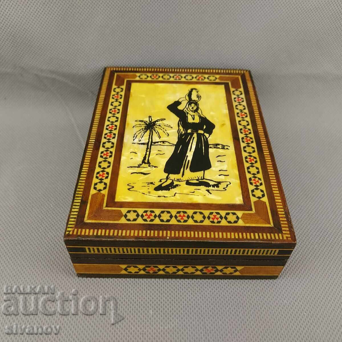 Beautiful old wooden jewelry box with Arabic motifs #3136 Beautiful old wooden jewelry box with Arabic motifs #3136