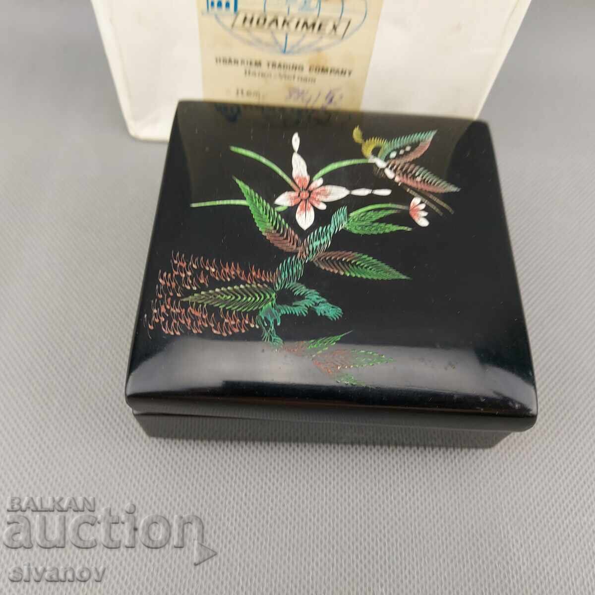 Old wooden jewelry box Hoakimex Vietnam #3137 with price 19.99 BGN | € 10.22 Old wooden jewelry box Hoakimex Vietnam #3137 with price 19.99 BGN | € 10.22