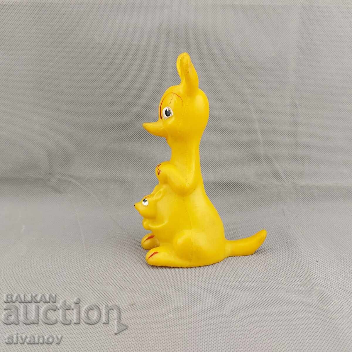 Παλιό λαστιχένιο παιχνίδι καγκουρώ από το 1970, βουλγάρικο #3153 με τιμή 14.99 BGN | € 7.66 Παλιό λαστιχένιο παιχνίδι καγκουρώ από το 1970, βουλγάρικο #3153 με τιμή 14.99 BGN | € 7.66