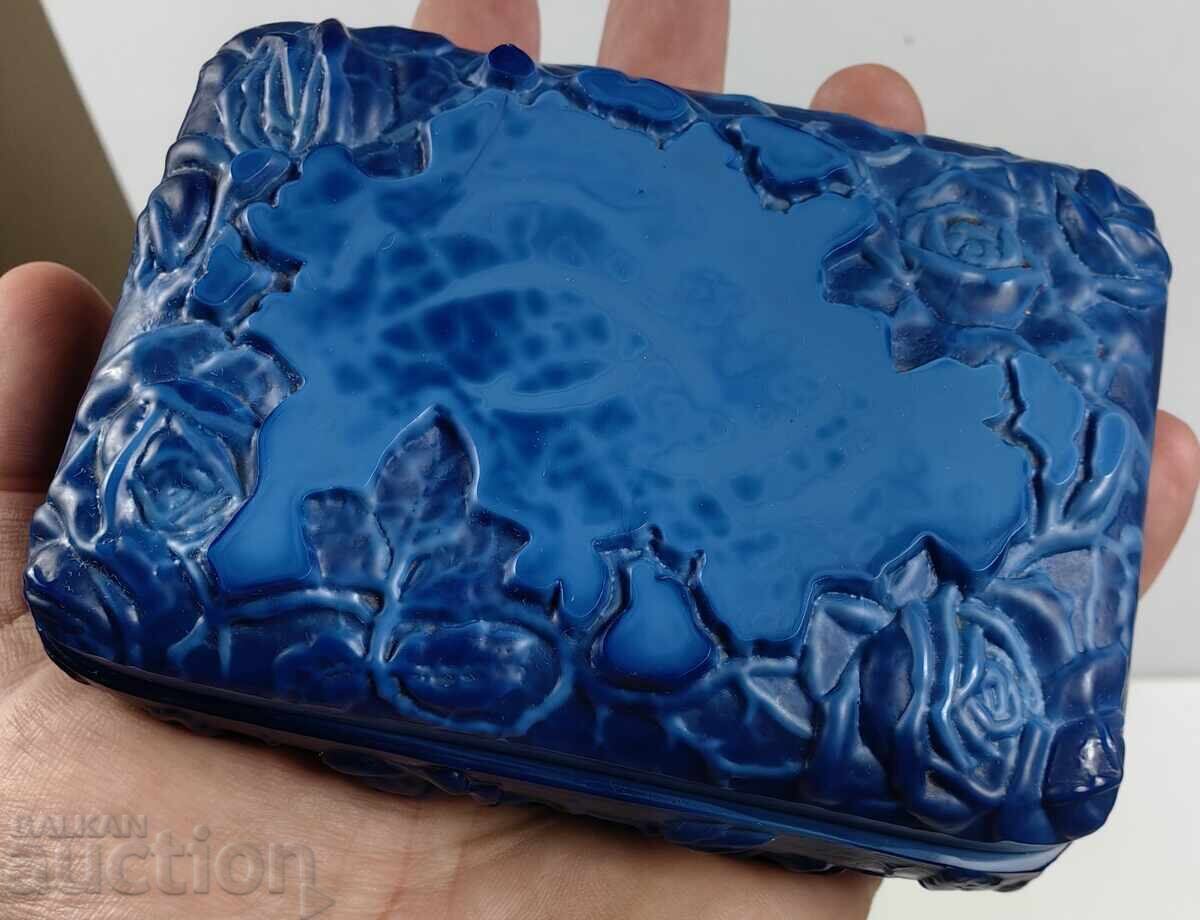 Παράδοση ΠΑΛΙΑ ΛΟΥΞ ΣΑΠΟΥΝΙΕΡΑ ΛΟΥΛΟΥΔΙΑ ΤΡΙΑΝΤΑΦΥΛΛΑ ΑΠΟ ΚΑΠΟΙΟ ΛΙΘΟ Ή..? Παράδοση ΠΑΛΙΑ ΛΟΥΞ ΣΑΠΟΥΝΙΕΡΑ ΛΟΥΛΟΥΔΙΑ ΤΡΙΑΝΤΑΦΥΛΛΑ ΑΠΟ ΚΑΠΟΙΟ ΛΙΘΟ Ή..?