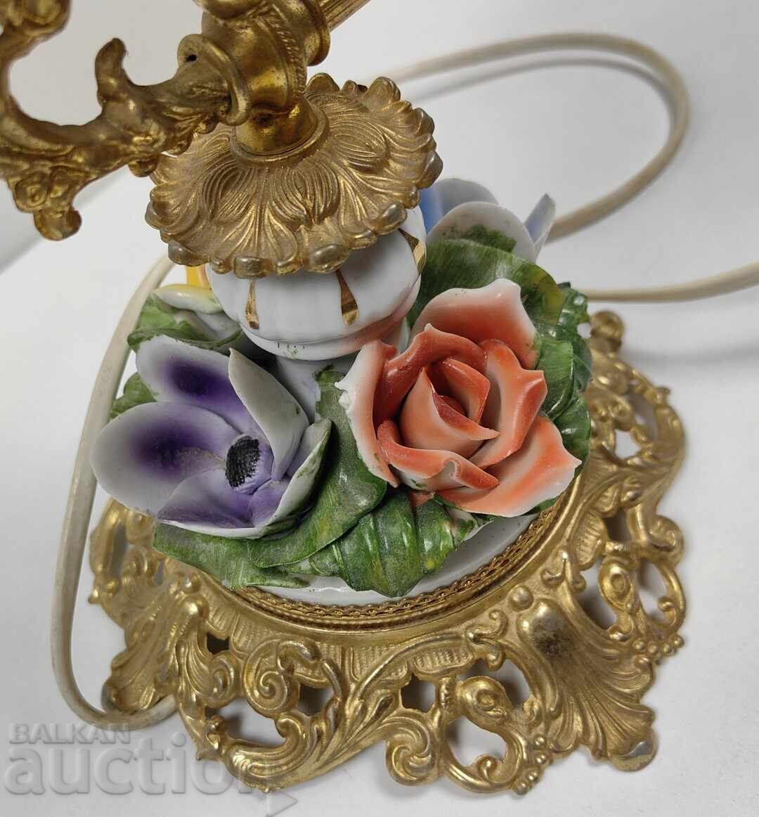 Παράδοση ΠΑΛΑΙΟ επιτραπέζιο ΝΥΧΤΕΡΙΝΟ ΦΩΤΙΣΤΙΚΟ ΜΕ ΠΟΡΣΕΛΑΝΙΝΑ ΣΤΟΙΧΕΙΑ ΛΟΥΛΟΥΔΙΑ ΤΡΙΑΝΤΑΦΥΛΛΑ