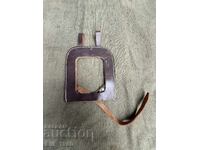 Носач за войнишка лопатка