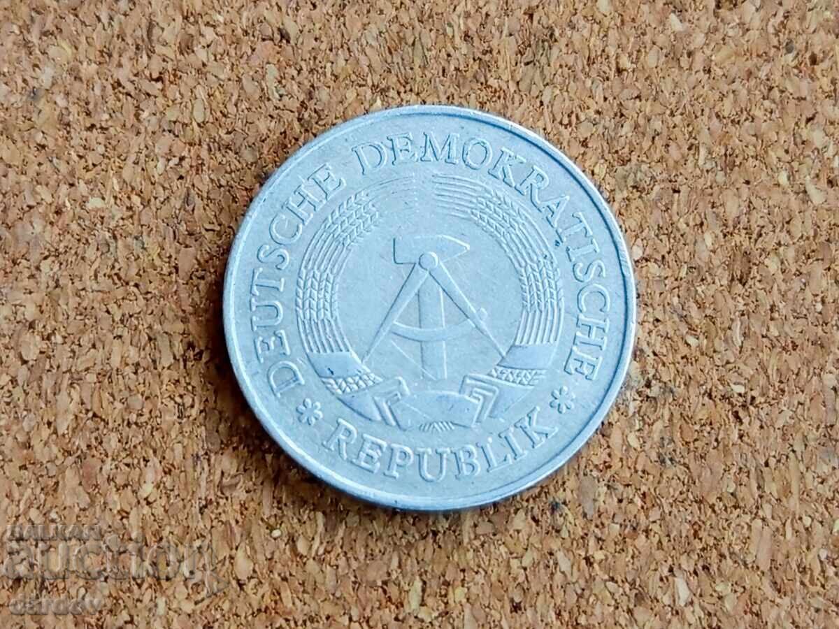 ГДР 1 марка, 1977 г. с цена 1.00 лв. | € 0.51
