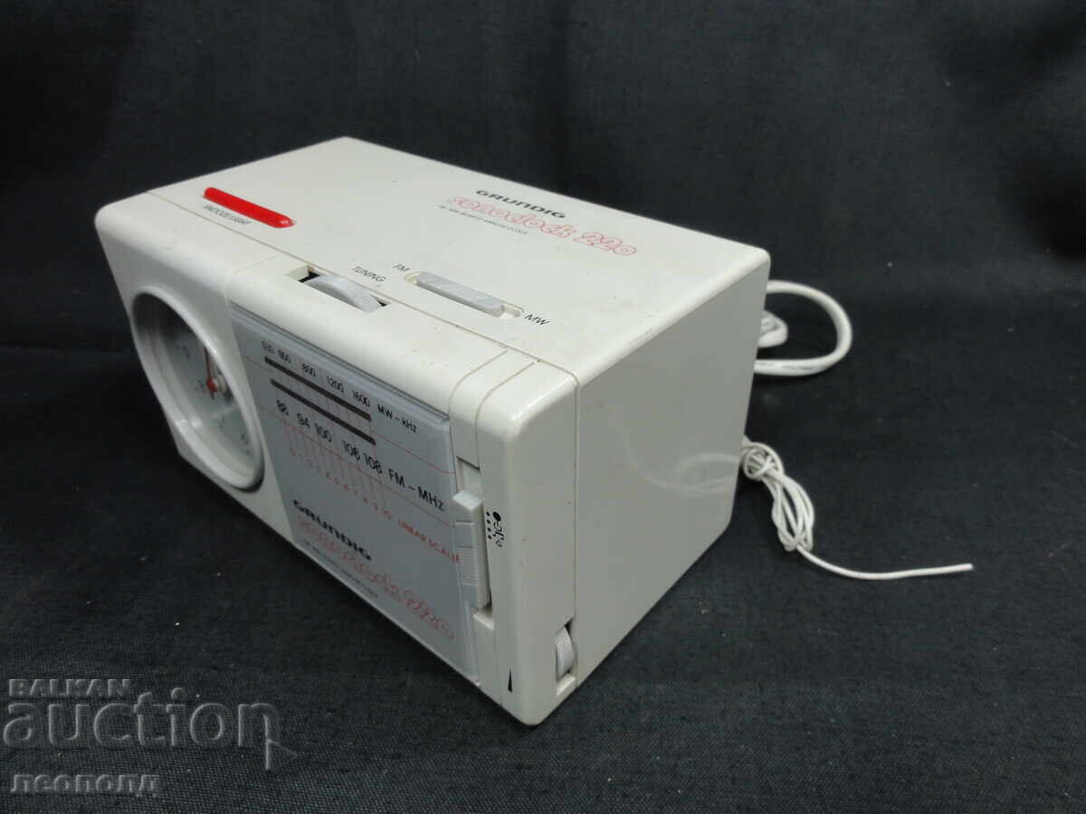 BZTs STAR RETRO TRANSISTOR RADIO CLOCK GRUNDIG SONOCLOCK with price 9.40 BGN | € 4.81 BZTs STAR RETRO TRANSISTOR RADIO CLOCK GRUNDIG SONOCLOCK with price 9.40 BGN | € 4.81