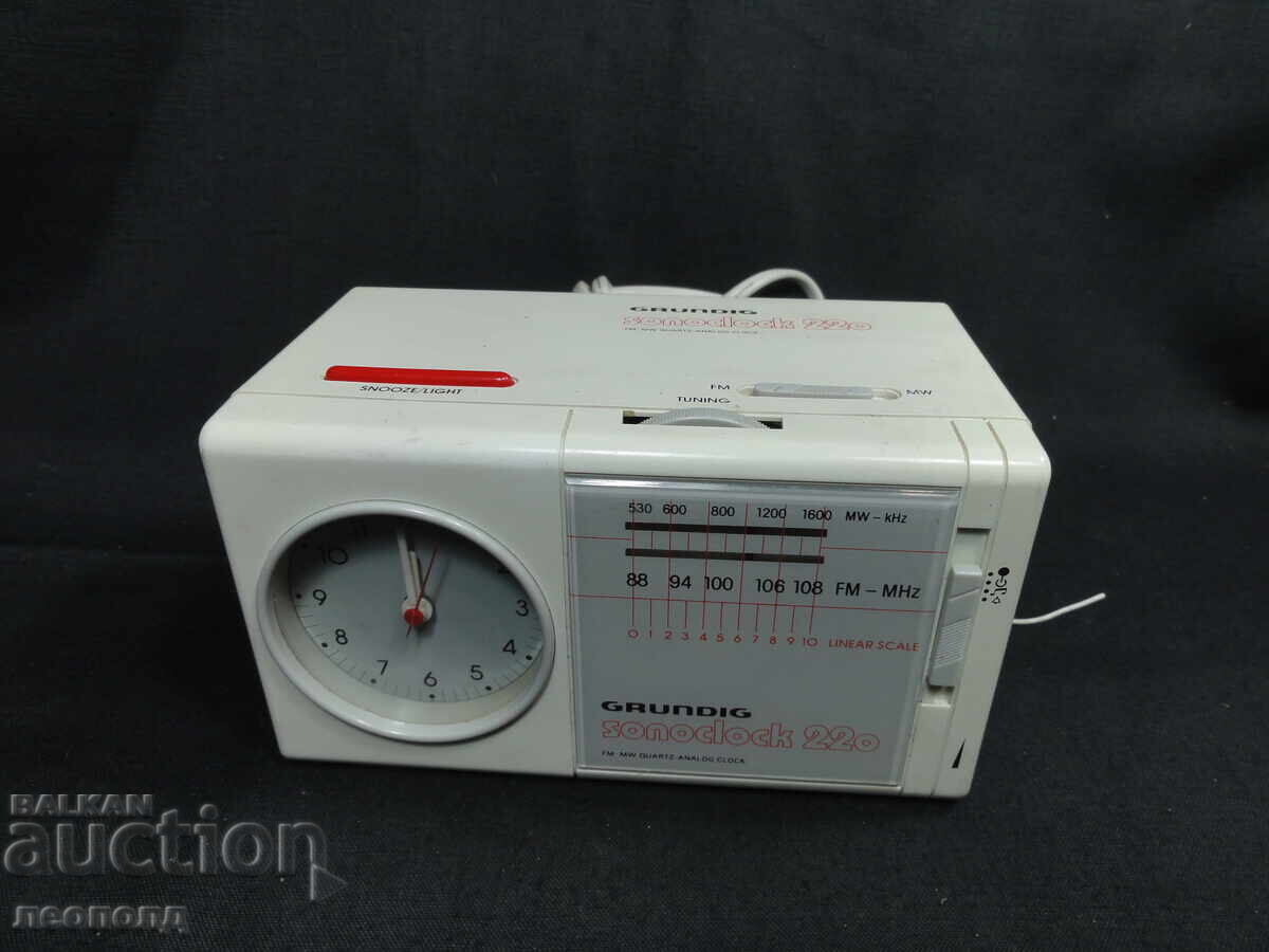 Delivery of BZTs STAR RETRO TRANSISTOR RADIO CLOCK GRUNDIG SONOCLOCK Delivery of BZTs STAR RETRO TRANSISTOR RADIO CLOCK GRUNDIG SONOCLOCK