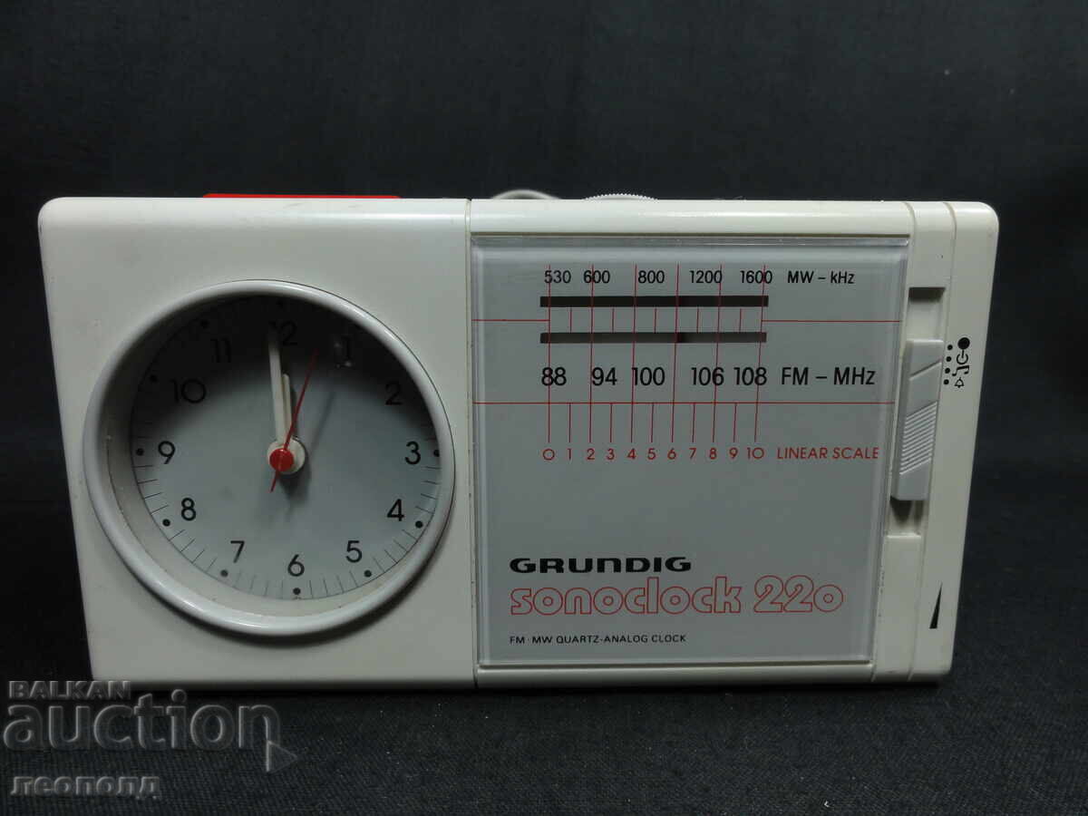 BZTs STAR RETRO TRANSISTOR RADIO CLOCK GRUNDIG SONOCLOCK BZTs STAR RETRO TRANSISTOR RADIO CLOCK GRUNDIG SONOCLOCK