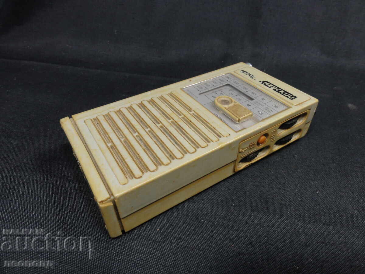 BZC OLD RETRO SOC USSR TRANSISTOR RADIO NEVSKY with price 6.39 BGN | € 3.27 BZC OLD RETRO SOC USSR TRANSISTOR RADIO NEVSKY with price 6.39 BGN | € 3.27