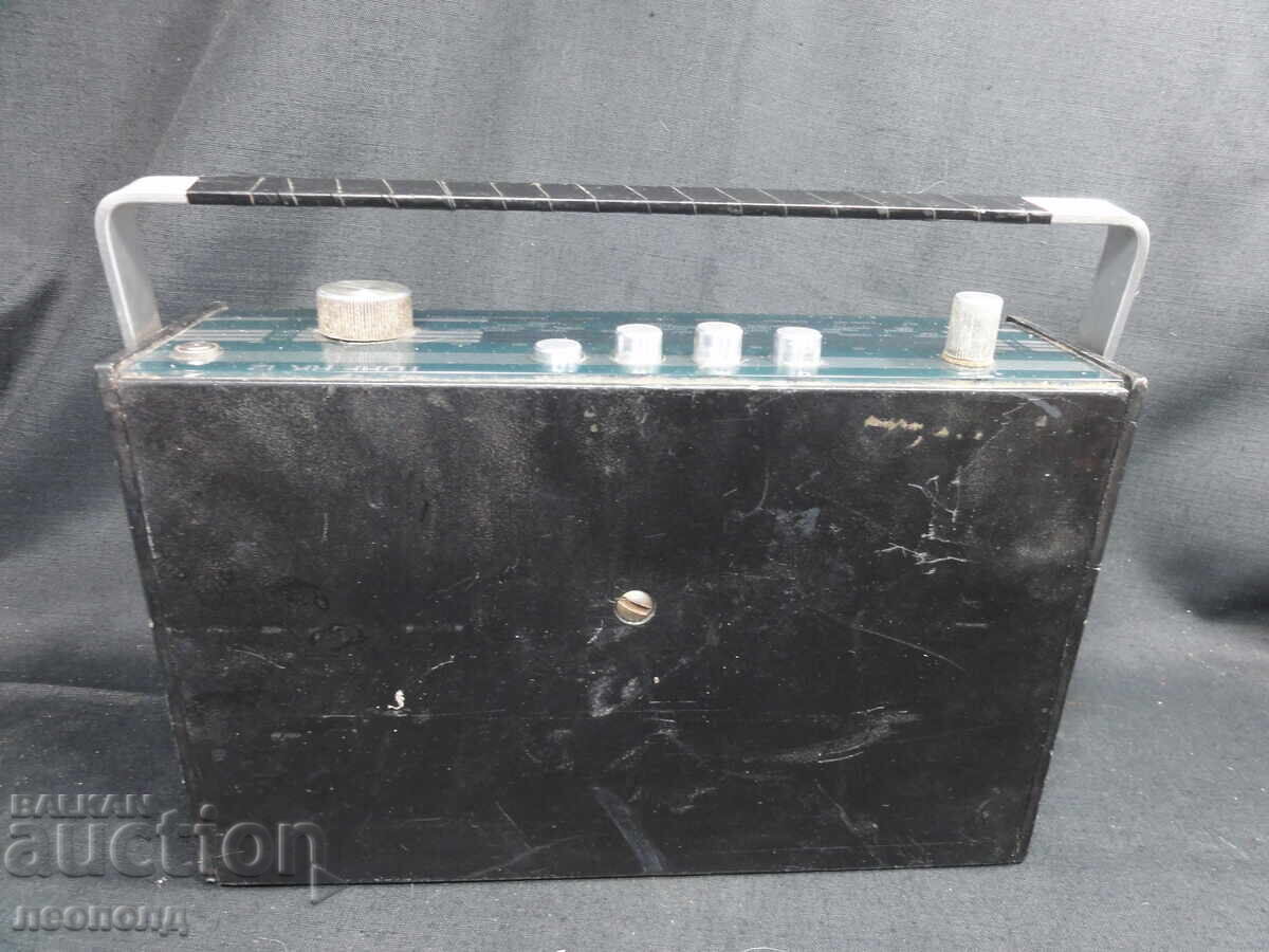 Delivery of BZC STAR RETRO TRANSISTOR RADIO SIEMENS TURF RK 12