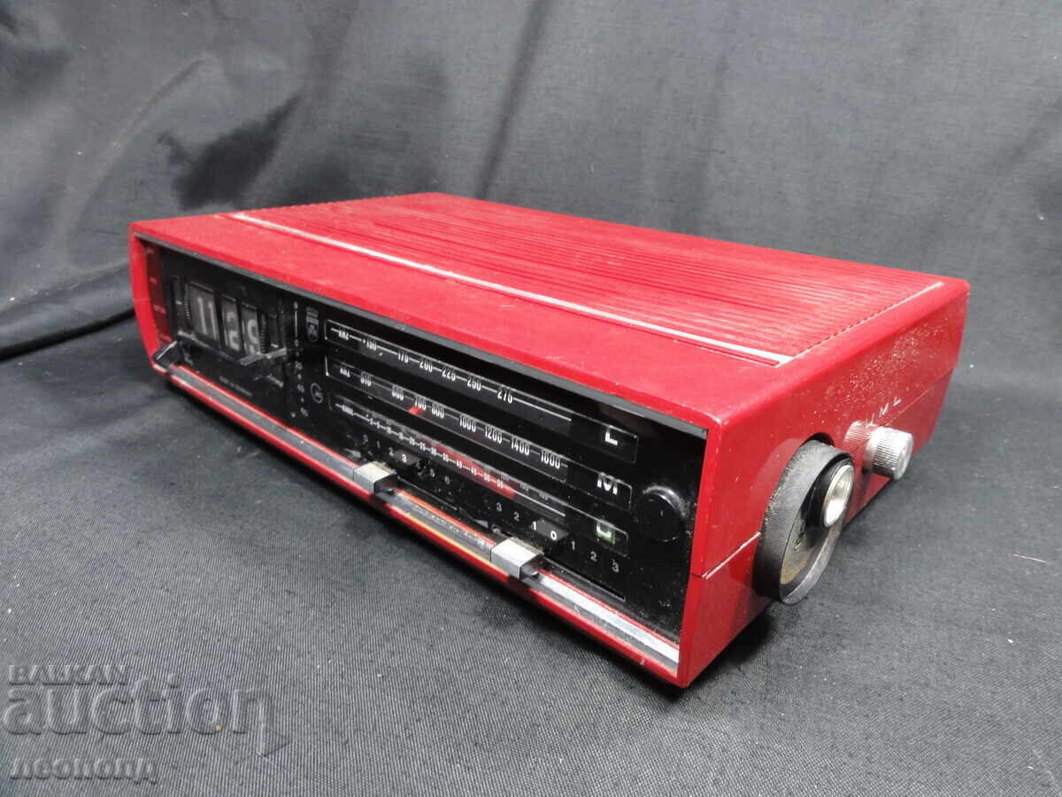 BZTC STAR RETRO TRANSISTOR RADIO CLOCK GRUNDIG SONO-CLOCK with price 23.00 BGN | € 11.76