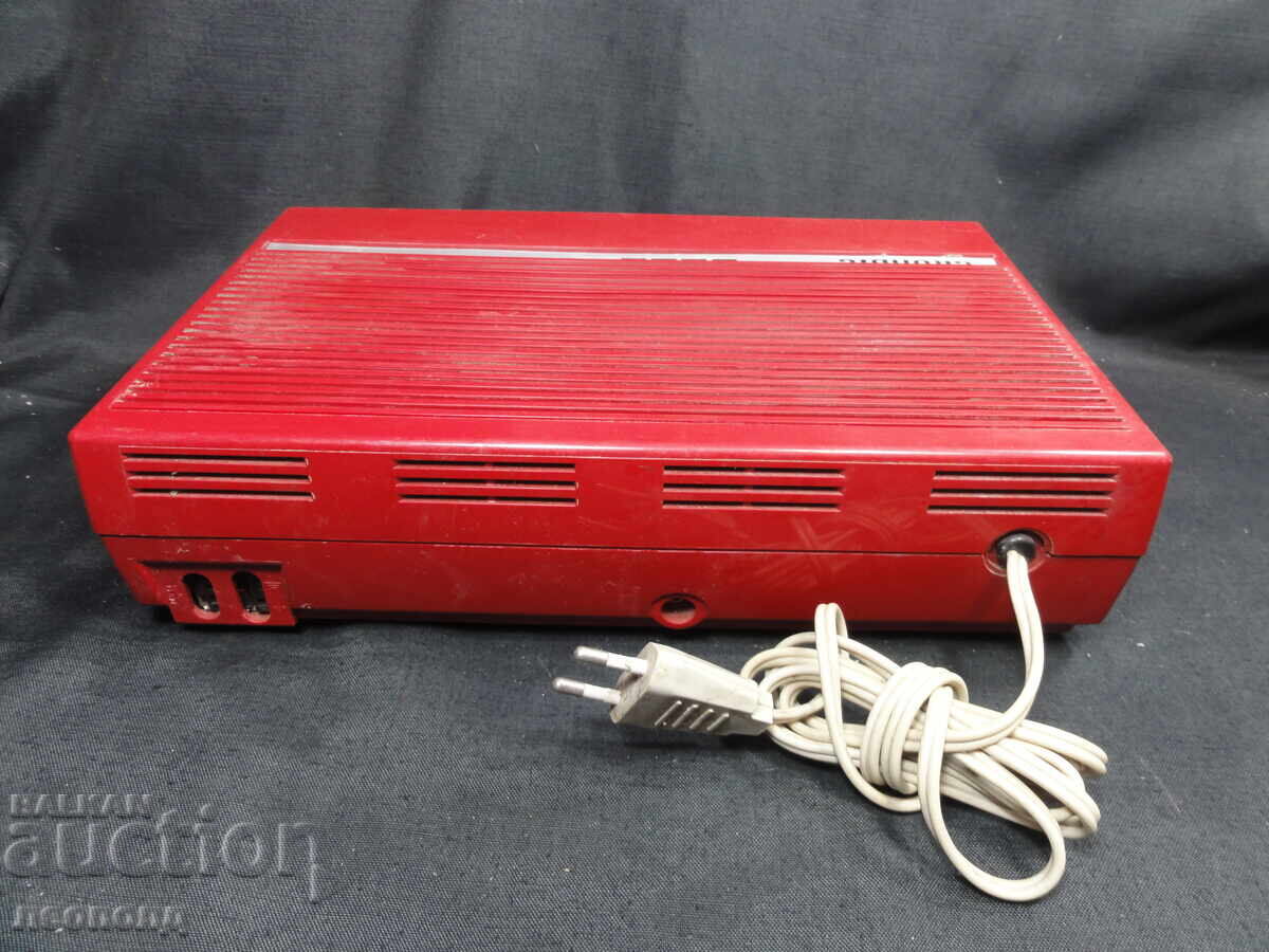 Delivery of BZTC STAR RETRO TRANSISTOR RADIO CLOCK GRUNDIG SONO-CLOCK