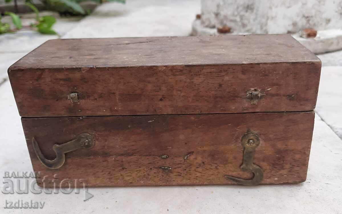 Set of old bronze weights in a wooden box - 5 Set of old bronze weights in a wooden box - 5