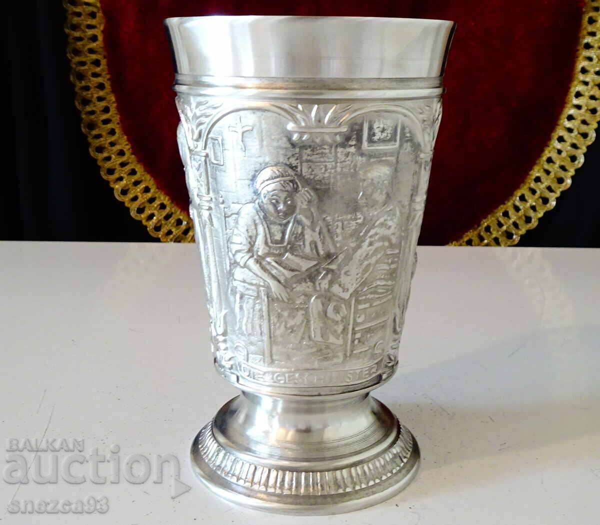 Delivery of Kalaen goblet, wine glass with paintings by Hans Thoma