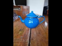 Стар емайлиран чайник