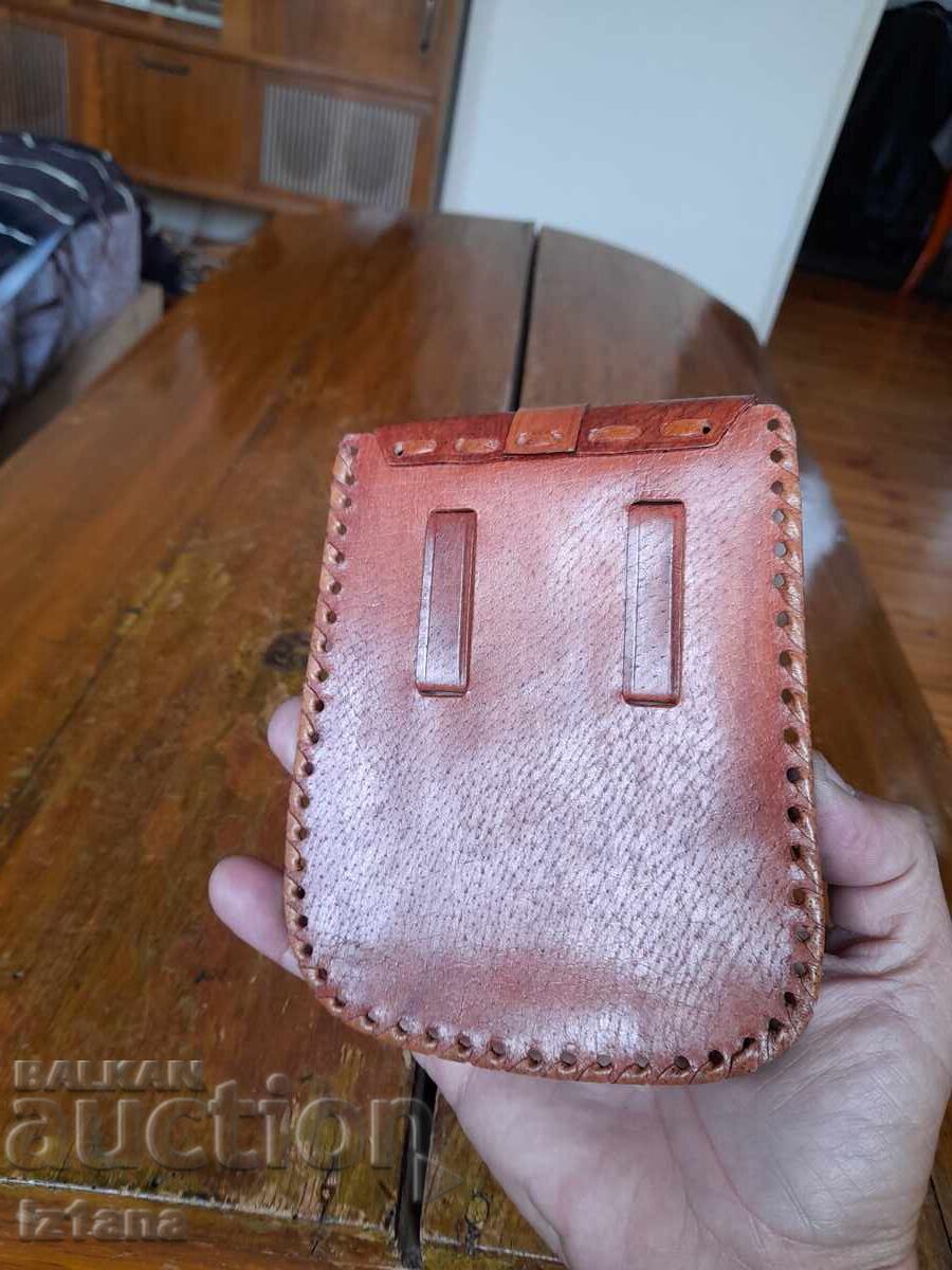 Auction  Old leather belt bag