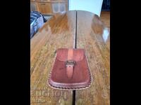 Geantă veche de piele pentru curea