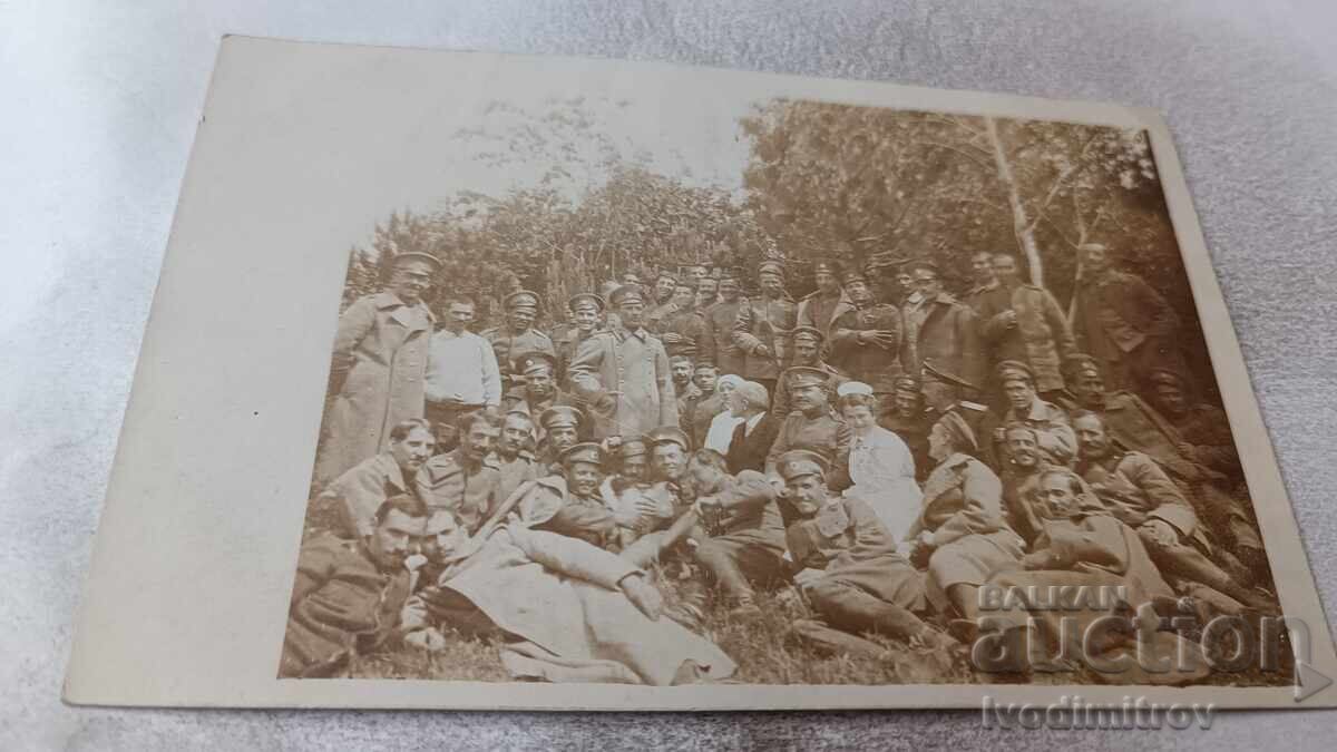 Φωτογραφία Αξιωματικοί και στρατιώτες στο μέτωπο Α' Π.Π