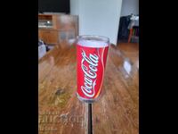 Un pahar vechi de Coca Cola, Coca Cola