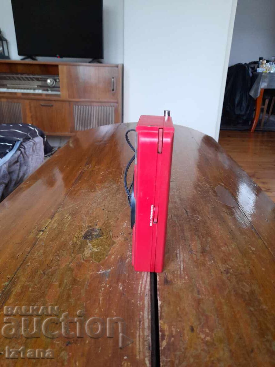 Old radio, radio receiver Meridian RP 401 with price 45.00 BGN | € 23.01