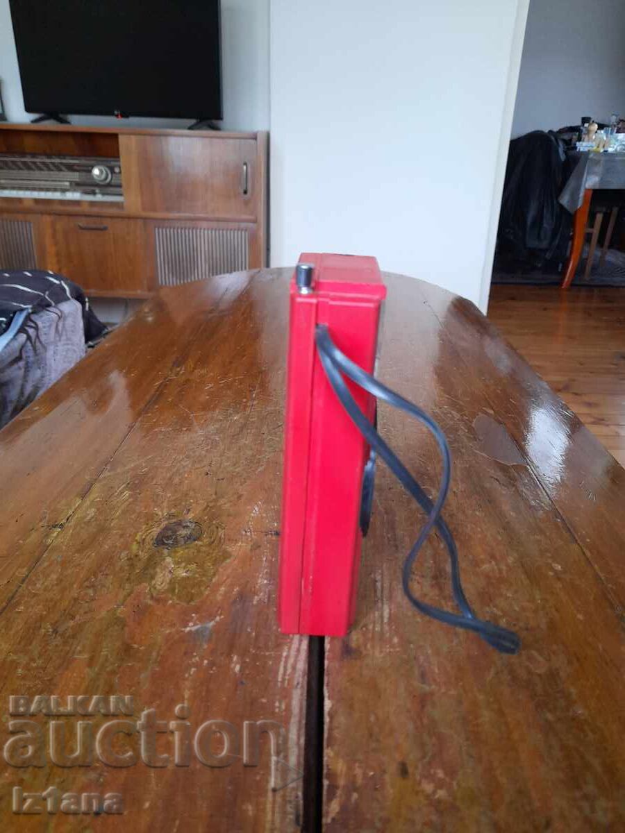 Delivery of Old radio, radio receiver Meridian RP 401