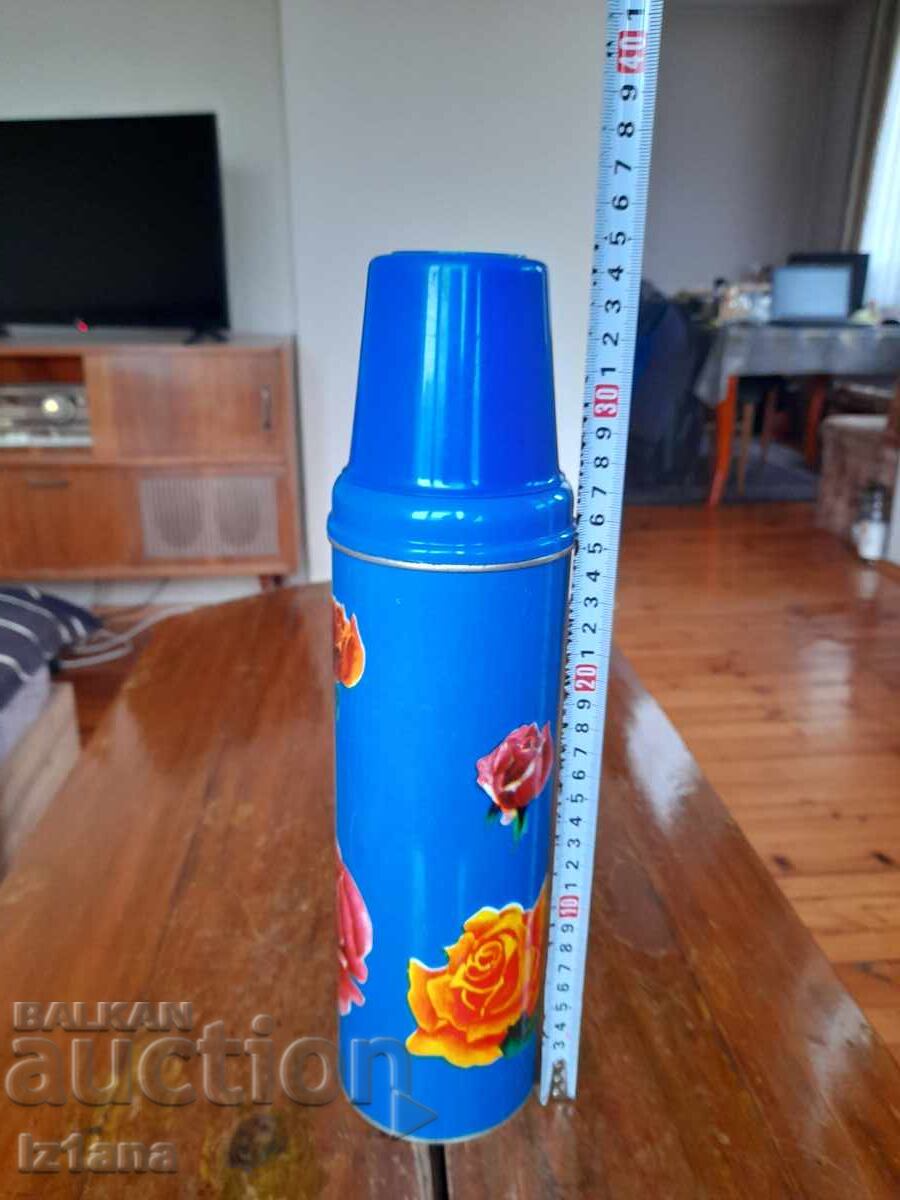 Un termos vechi cu preț 37.00 BGN | € 18.92