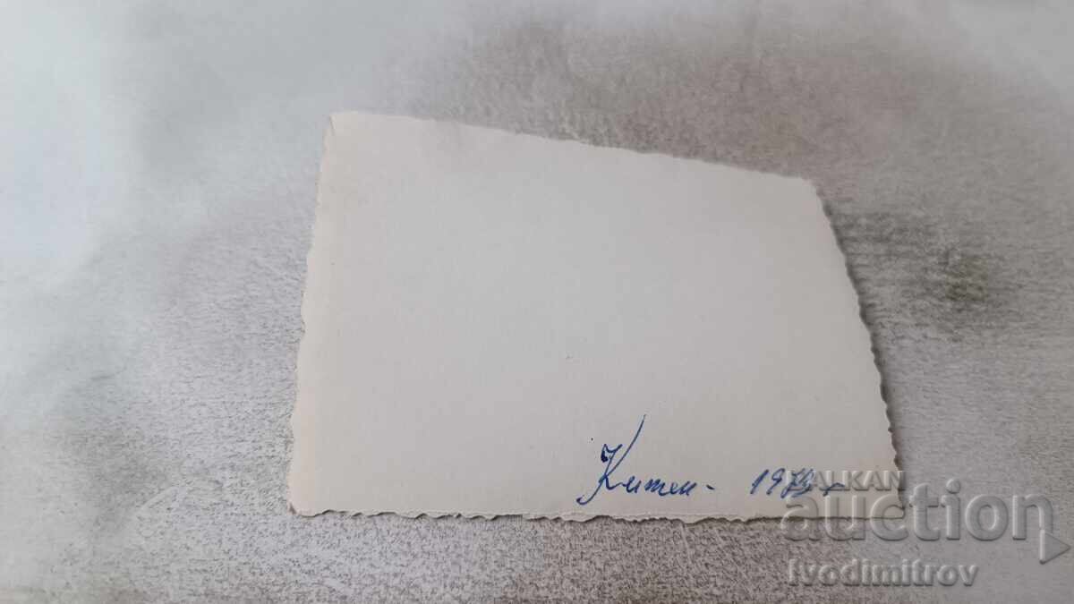 Снимка Китен Четирима младежи в морето 1973 с цена 2.35 лв. | € 1.20