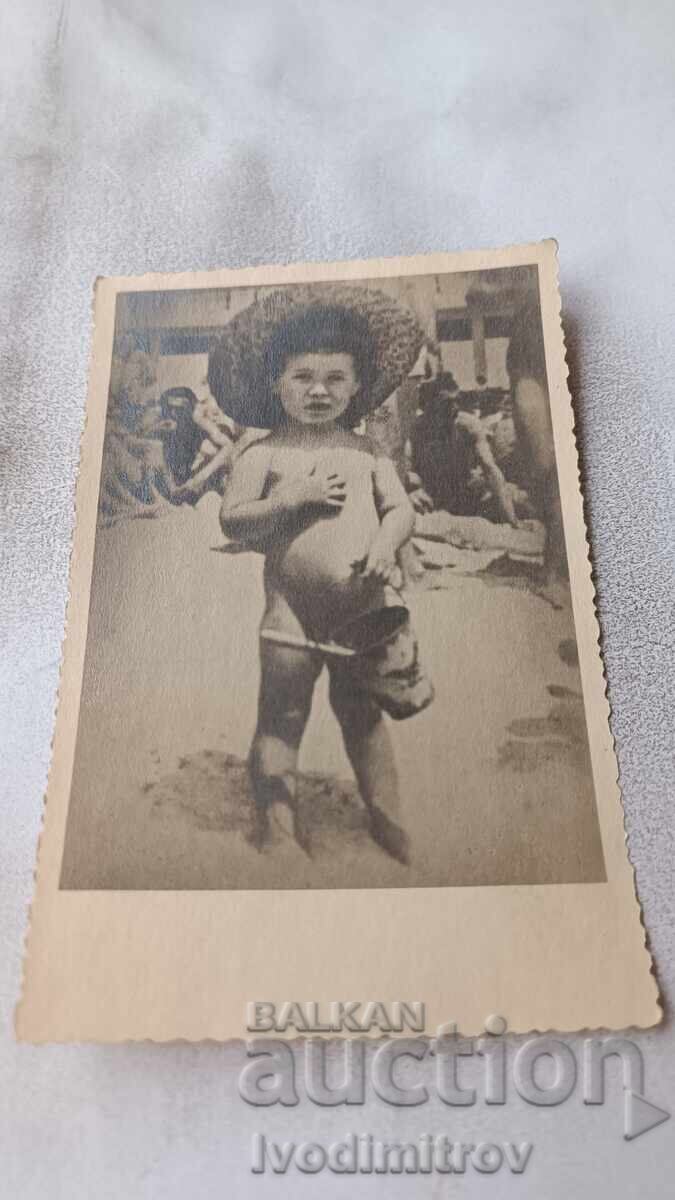 Φωτογραφία Μικρού Αγοριού στην Παραλία Φωτογραφία Μικρού Αγοριού στην Παραλία