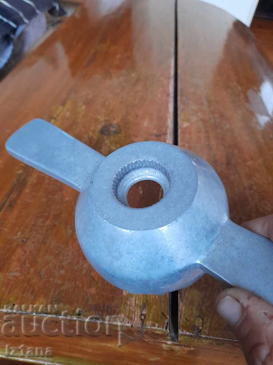 Old jar stopper with price 27.00 BGN | € 13.80