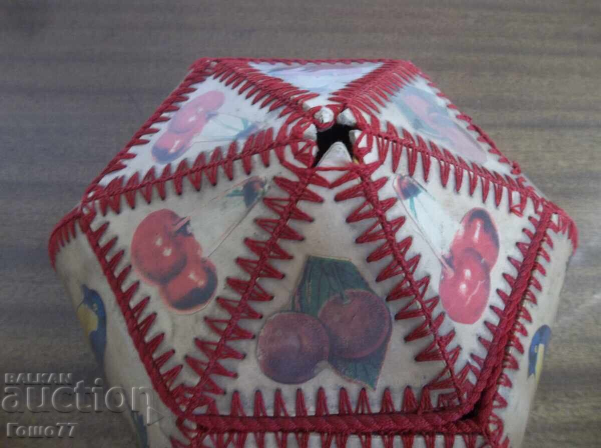 Cutie cu preț 5.00 BGN | € 2.56 Cutie cu preț 5.00 BGN | € 2.56