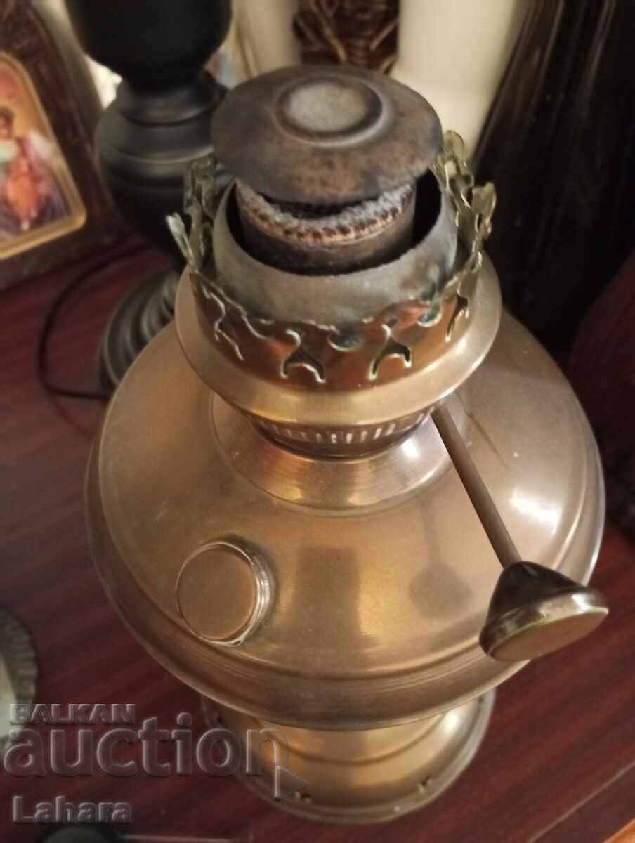 Delivery of Beautiful gas lamp