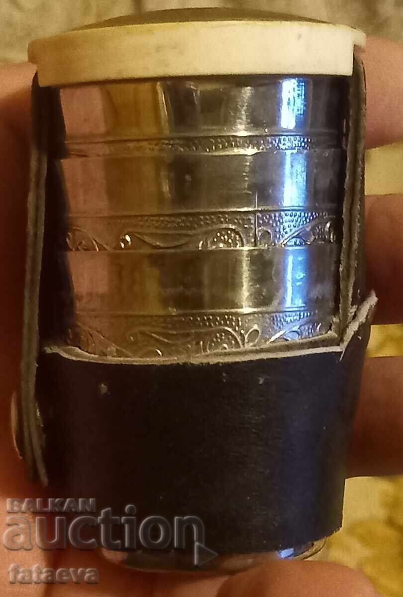 Ρωσικά φλιτζάνια, τρία σε δερμάτινη θήκη, Πιατιγκόρσκ με τιμή 45.00 BGN | € 23.01 Ρωσικά φλιτζάνια, τρία σε δερμάτινη θήκη, Πιατιγκόρσκ με τιμή 45.00 BGN | € 23.01